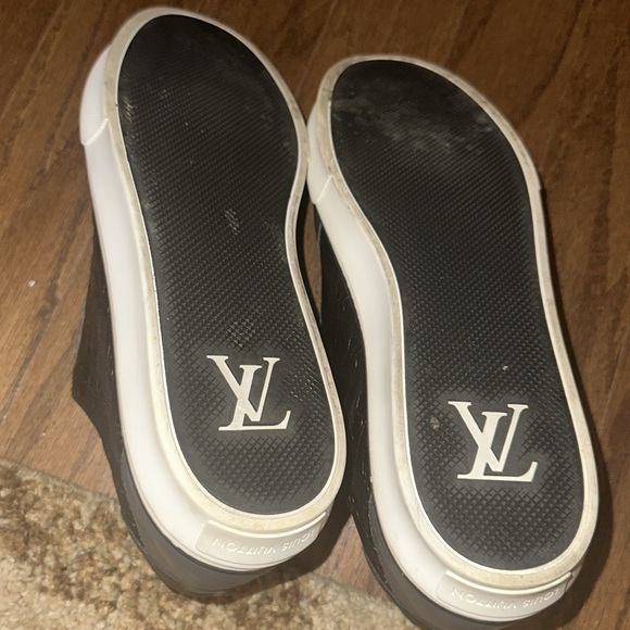 Men’s Louis VuittonLeather Low-Top Sneakers Size 13 - Picture 3 of 4